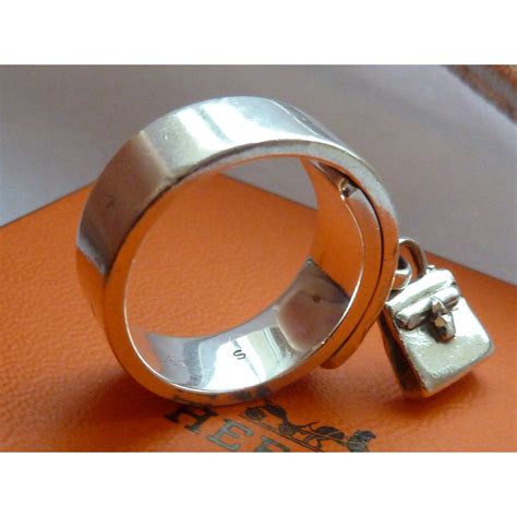 bague fermoir hermes|Hermes bagues en argent.